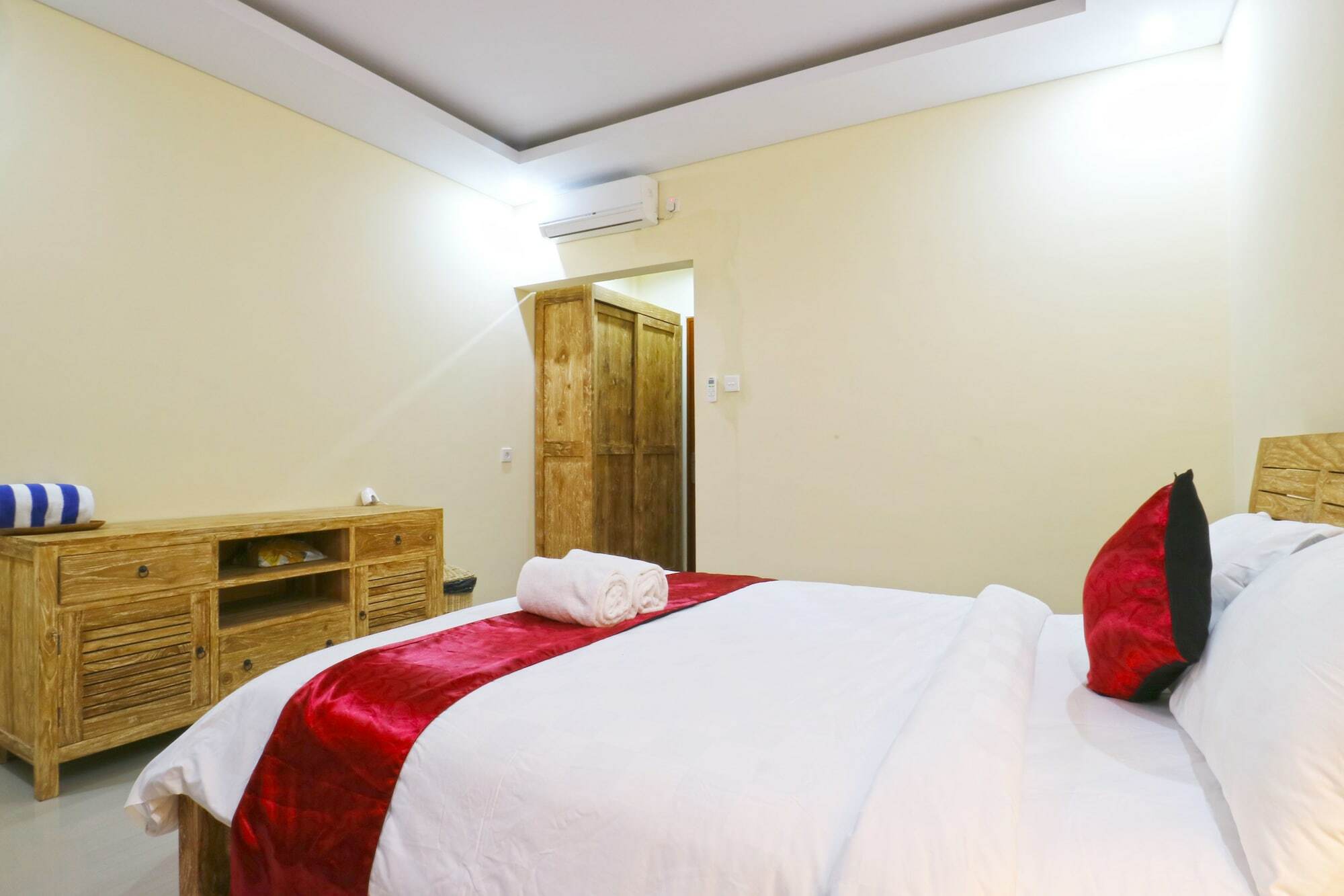 Lotus Bali Guest House Canggu Kültér fotó
